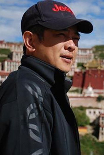 Xiaoming Cai backdrop