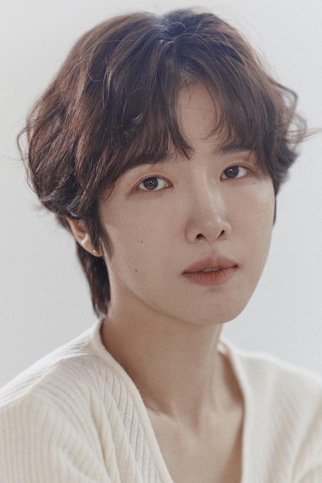 Lee Hae-sun backdrop