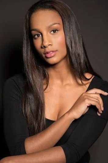 Solange Hilário backdrop