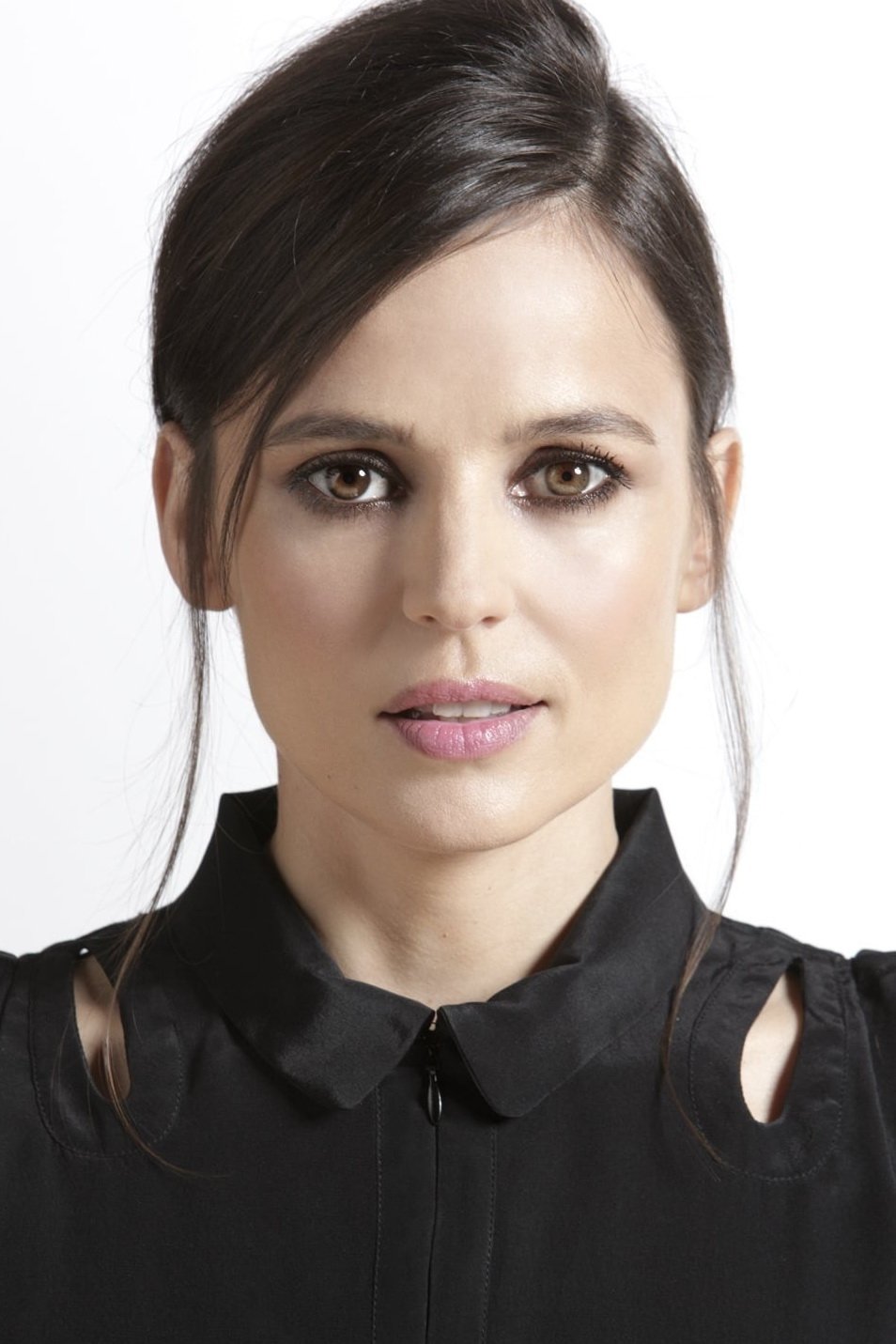 Elena Anaya backdrop