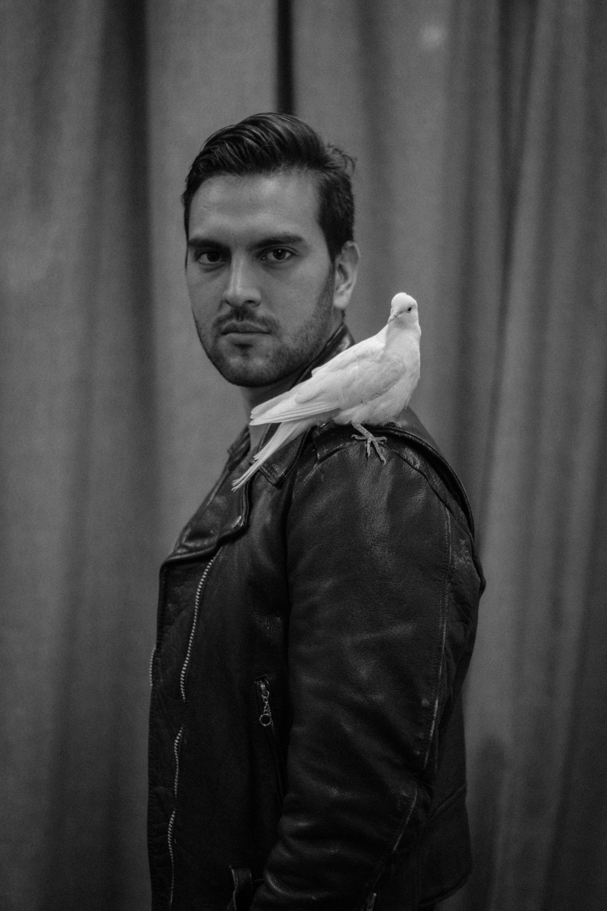 Darío Quintana Celestinos backdrop