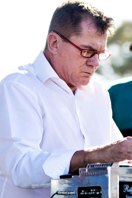 Richard Comeaux backdrop