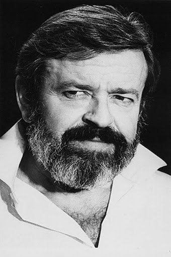 Juan José Otegui backdrop