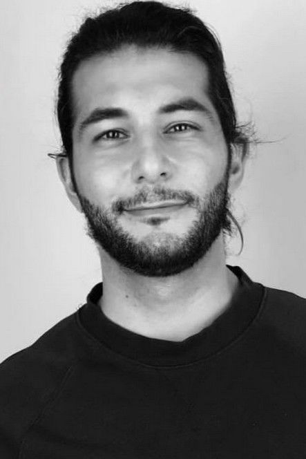 Dadyar Tristan Vakili backdrop