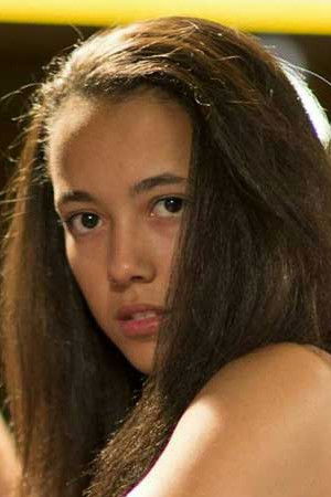 Lara Fernandez backdrop