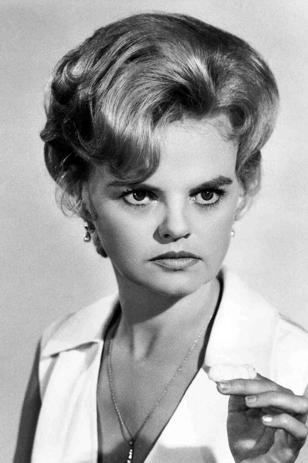 Madelein Sherud backdrop