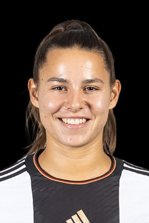 Lena Oberdorf backdrop