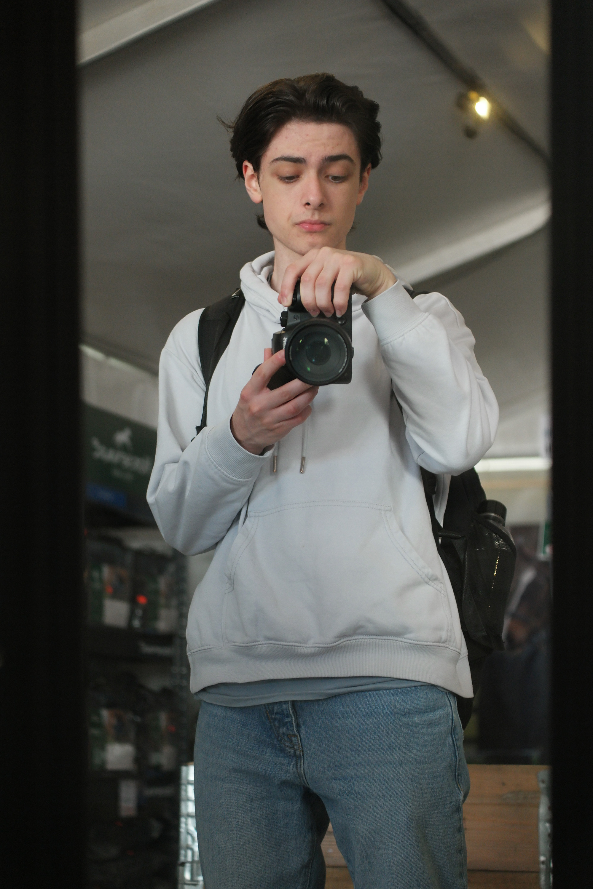 Adam Bondar backdrop