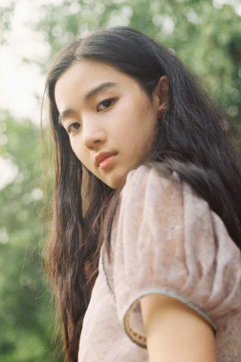 Chen Yingdan backdrop