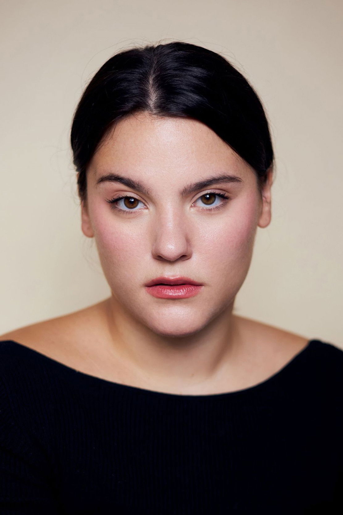 Alina Hidić backdrop