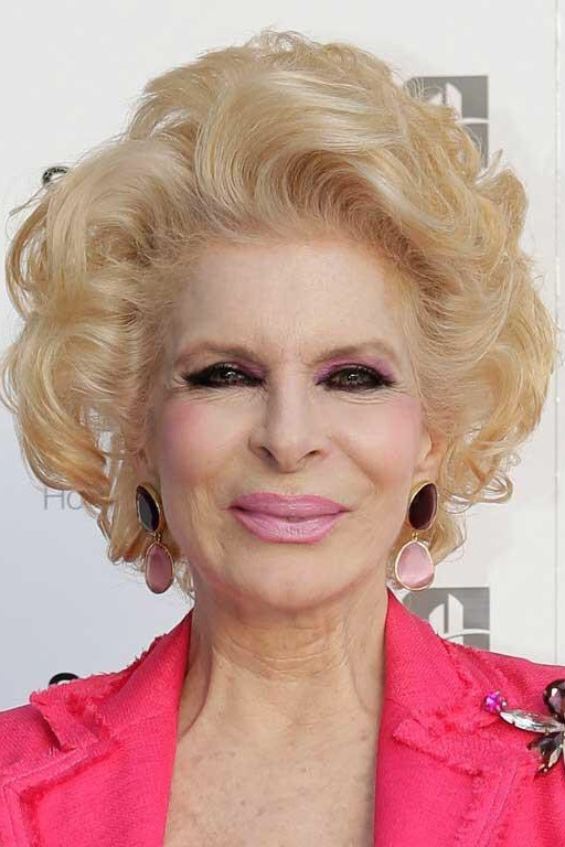 Lili Caneças backdrop