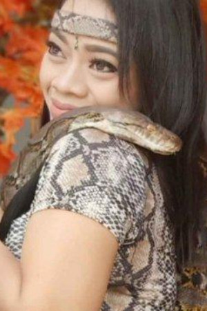 Astrid Ular backdrop