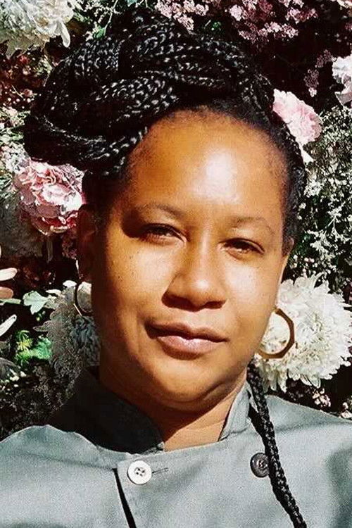 Alisa Reynolds backdrop