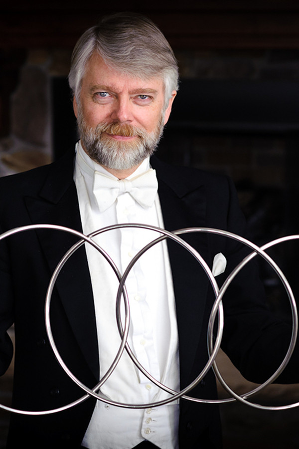 Richard Hatch backdrop