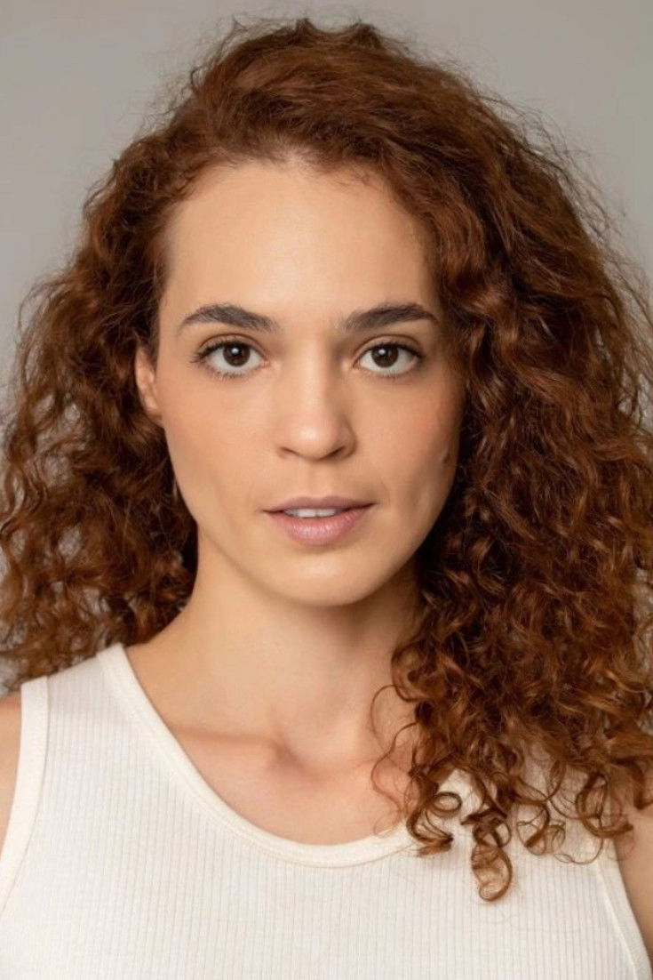 Daniele Mello backdrop