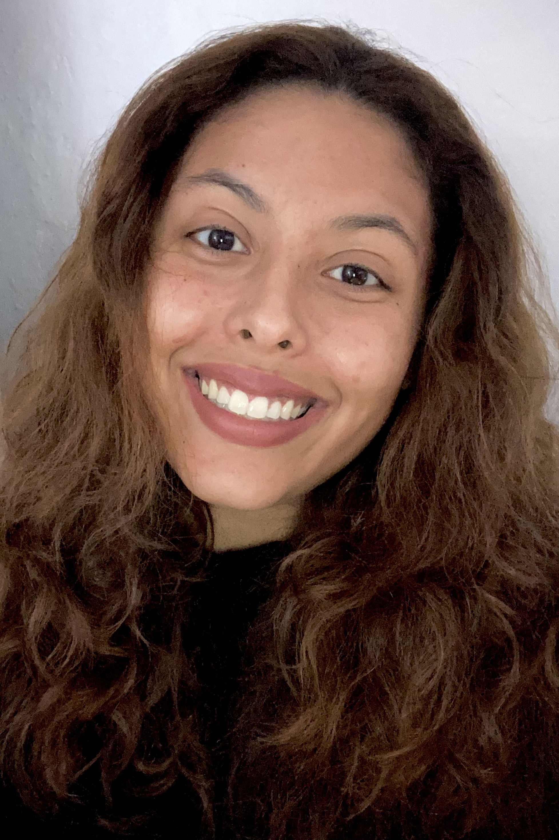 Isabela Alves backdrop