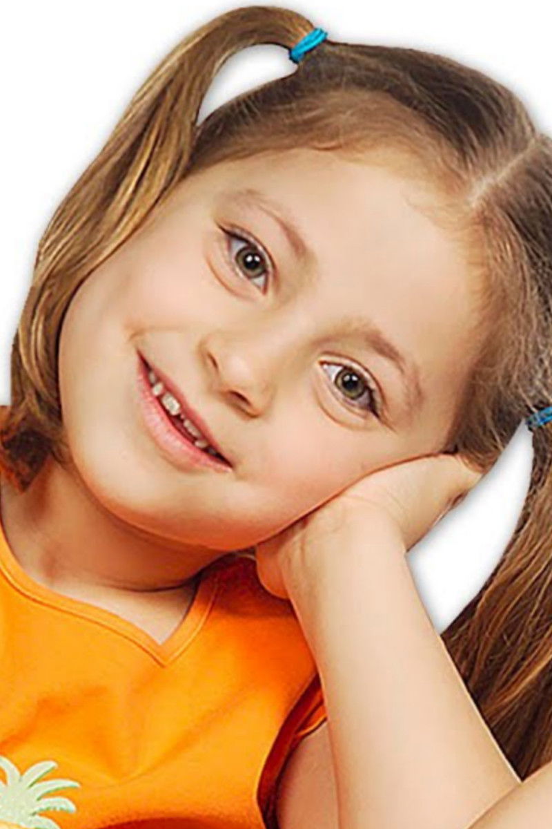 Amanda Stefatou backdrop