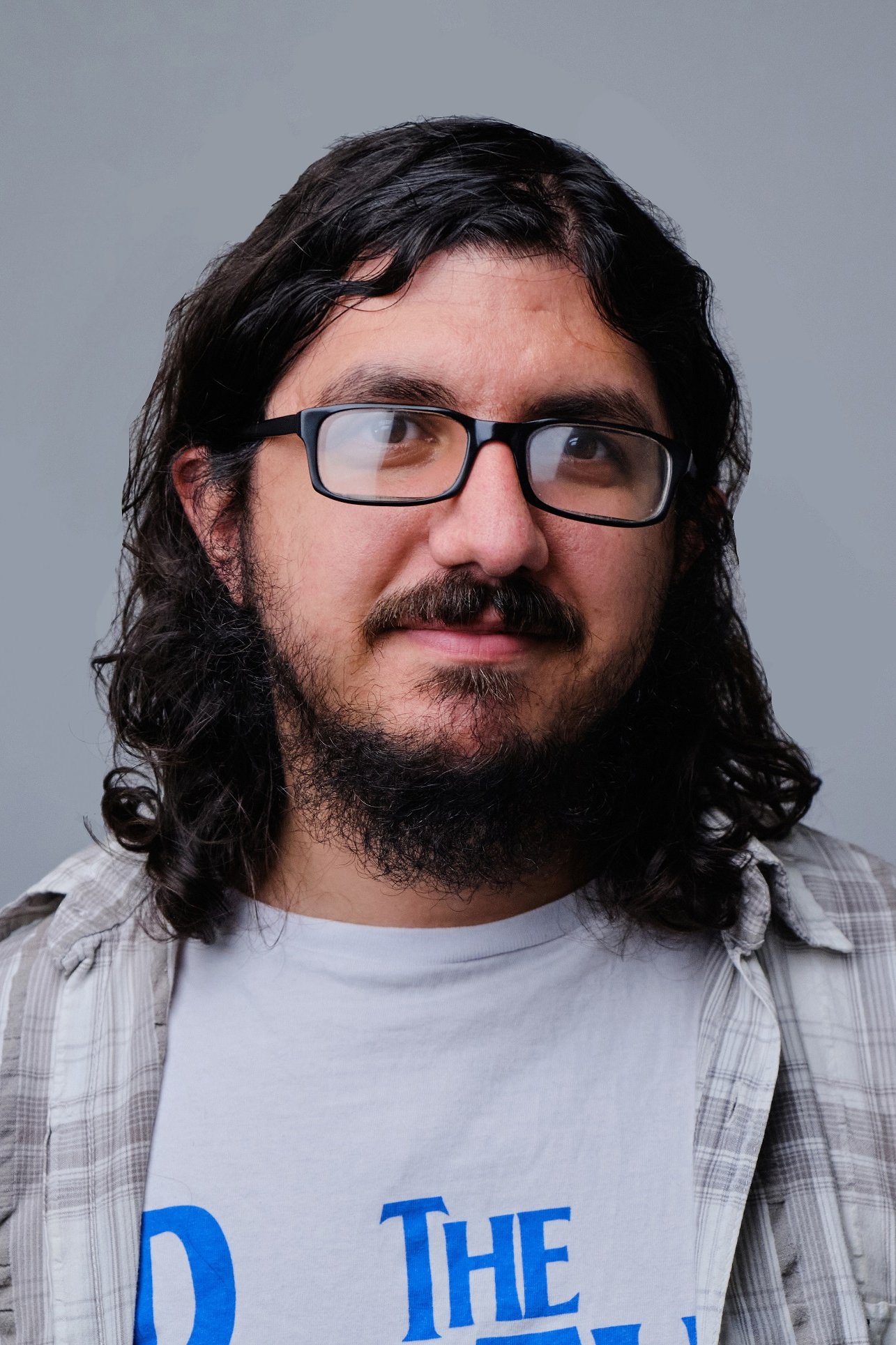 Luciano Avila backdrop