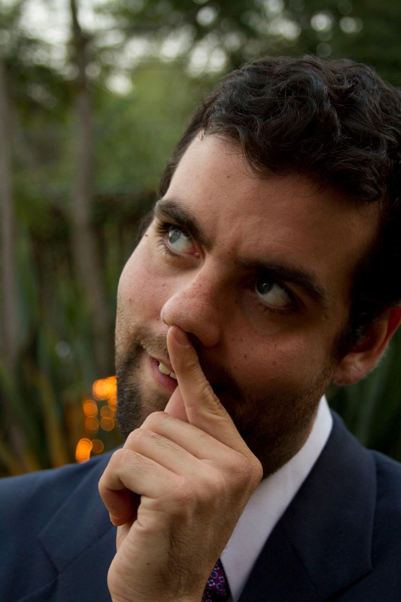 Rodrigo Aguirre Villavicencio backdrop