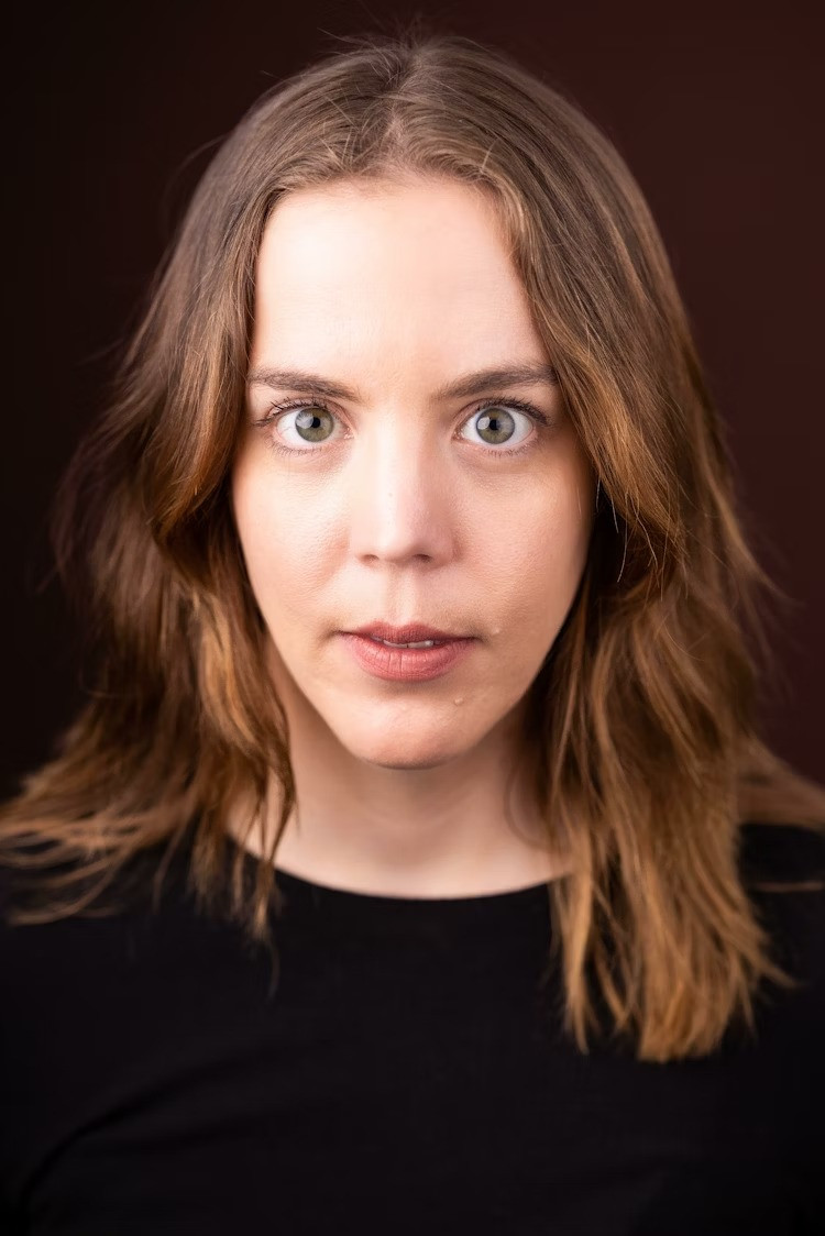 Maria Austgulen backdrop