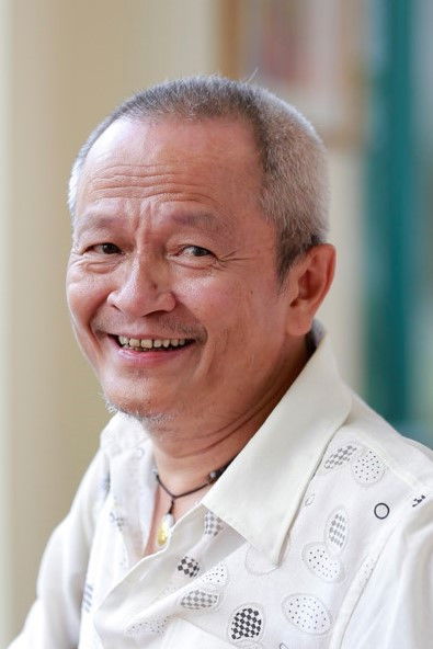 Quốc Trọng backdrop