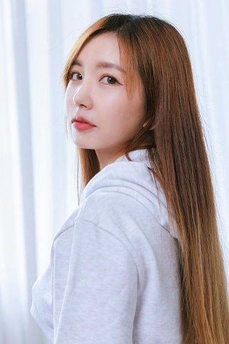 Jin Seo-yool backdrop