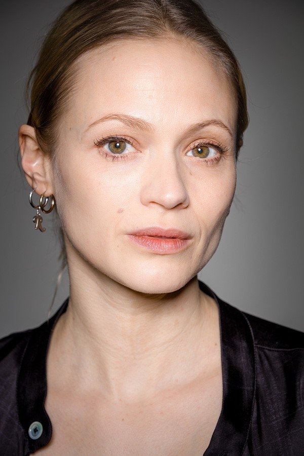 Mavie Hörbiger backdrop