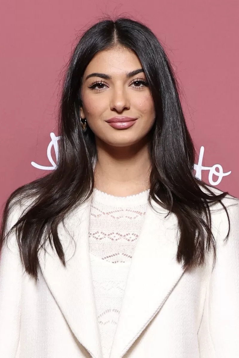 Elisa Maino backdrop