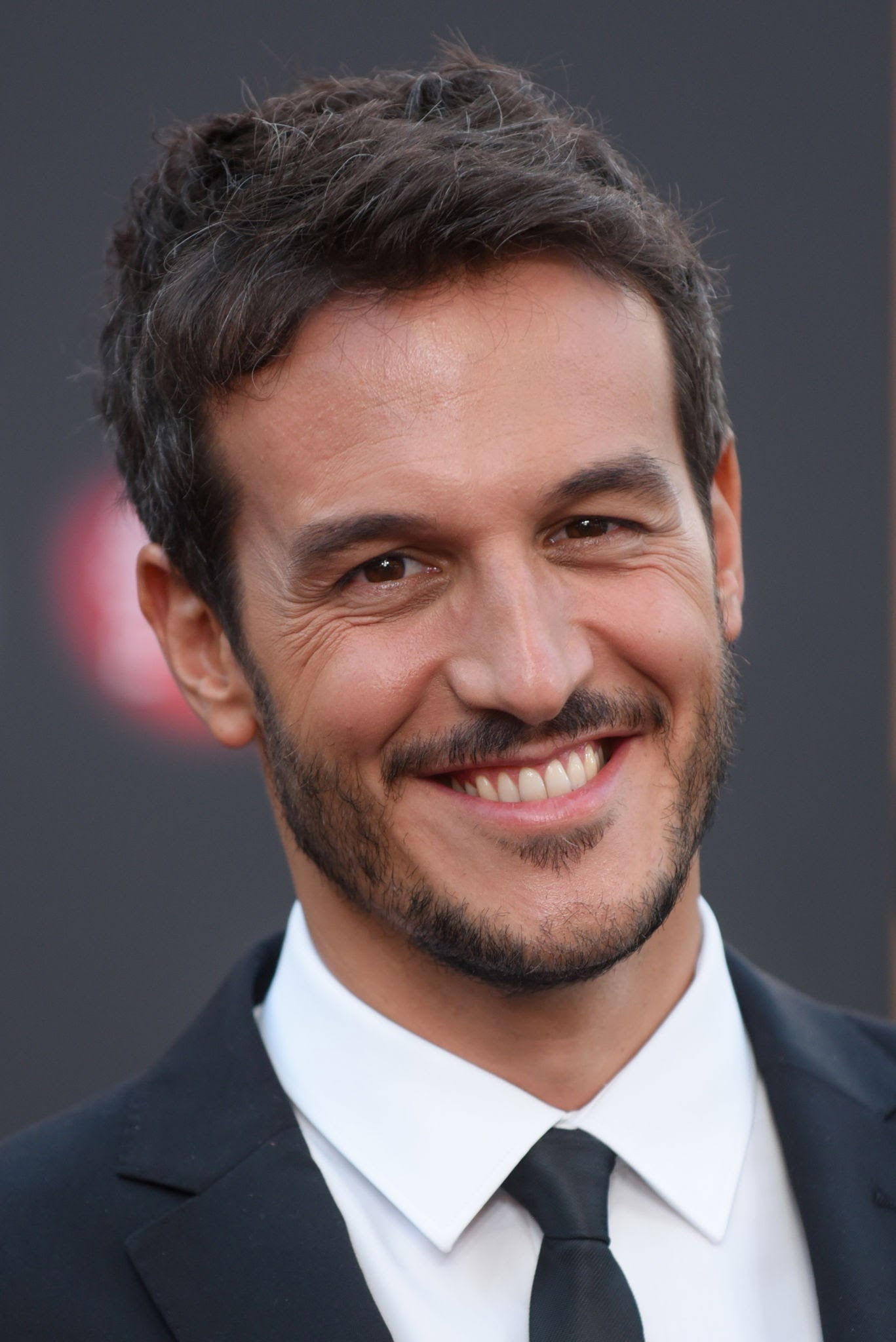 Diego Losada backdrop