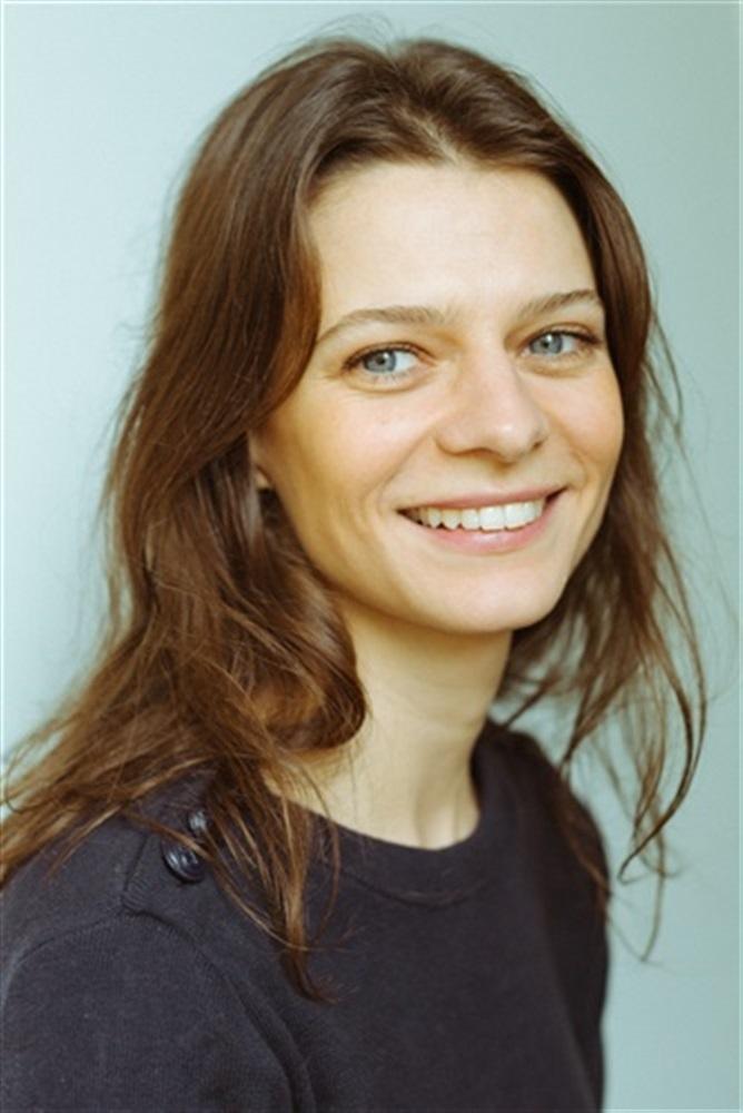 Ana Çervinka backdrop