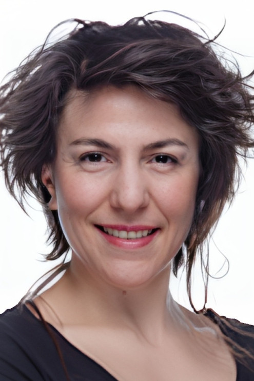 Sena Taşkapılıoğlu backdrop