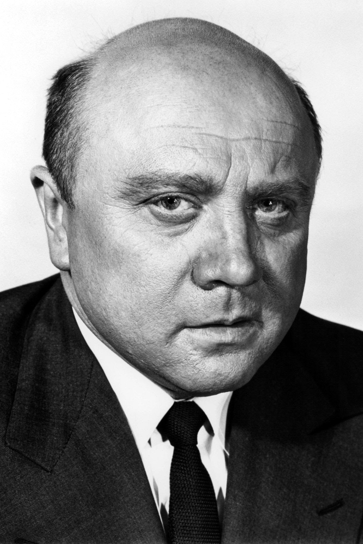 Vernër Pëters backdrop