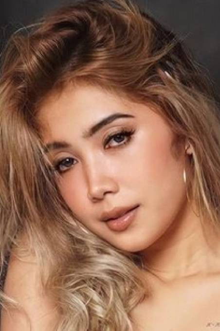 Aivy Rodriguez backdrop