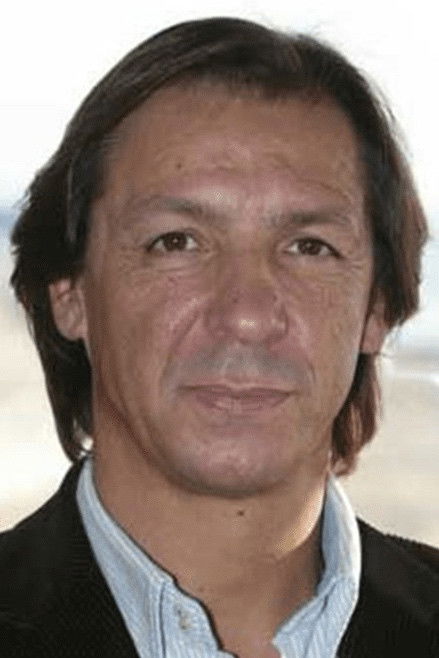 Fernando Gomes backdrop