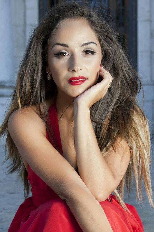 Vanessa Silva backdrop