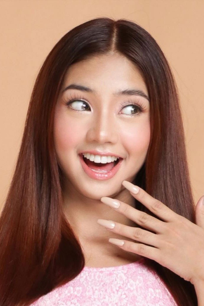 Queenay Mercado backdrop