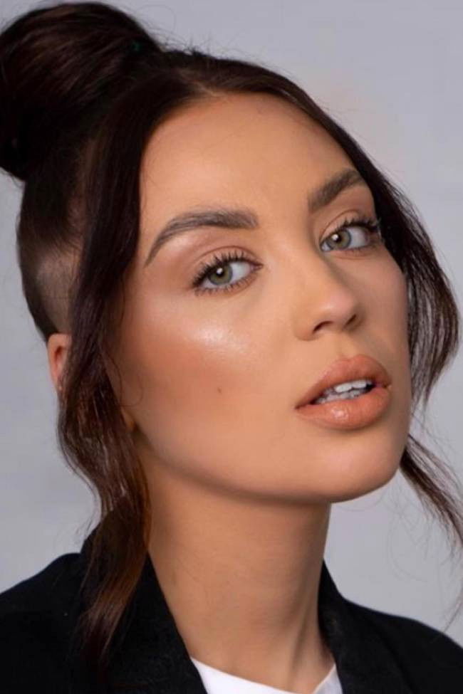 Lisa Mitrov backdrop