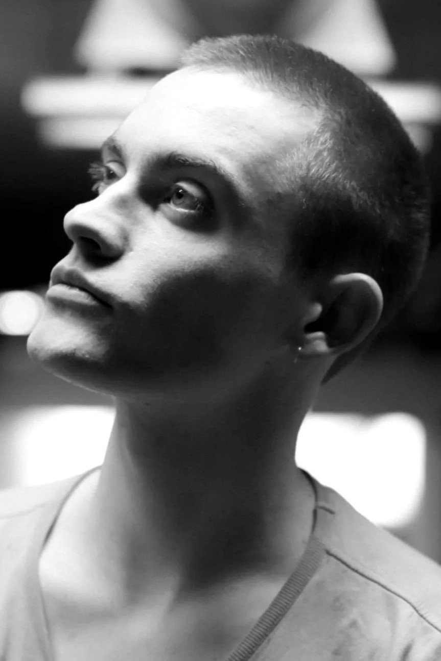 Maxime Thébault backdrop