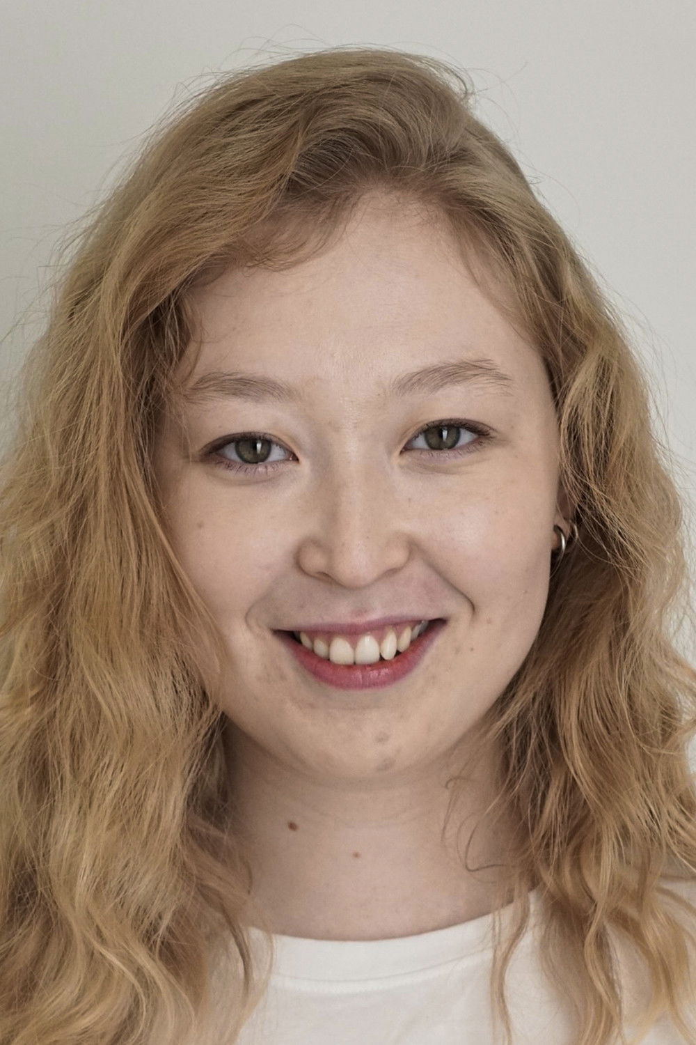 Laura Tursunkanova backdrop