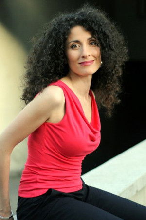 Sanya Armutlieva backdrop