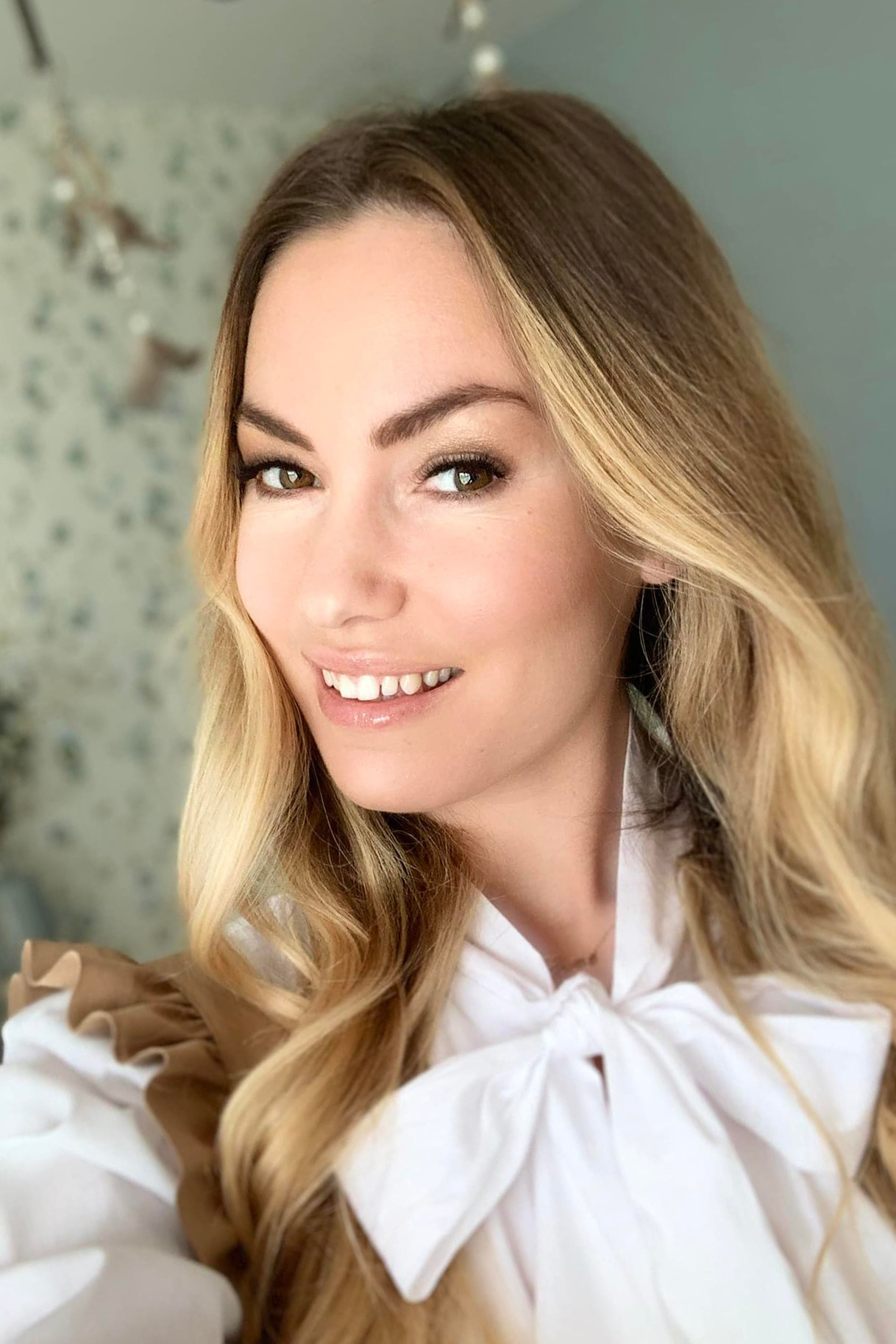 Veronika Fasterova backdrop