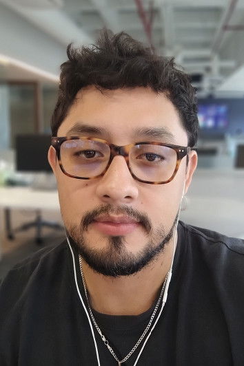 Orlando Karín backdrop