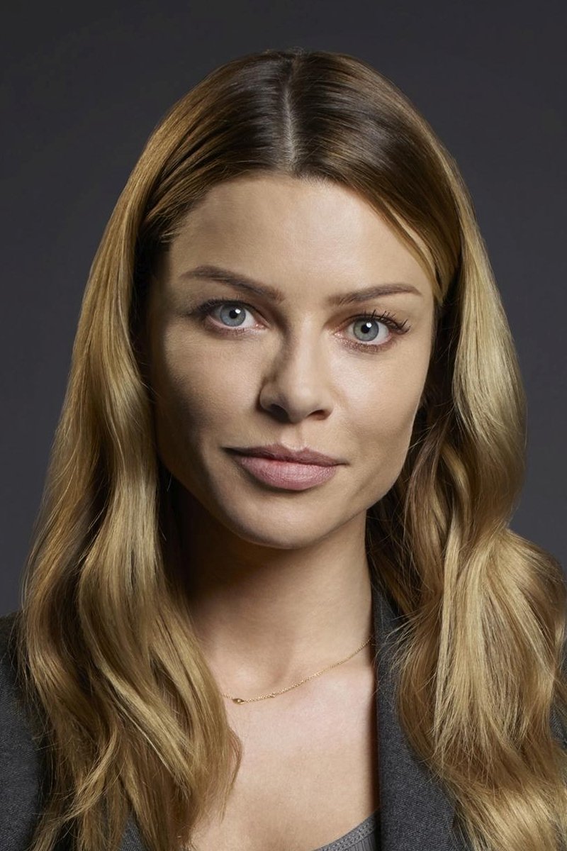 Lauren German backdrop
