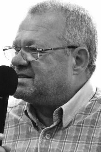 Denis Dinulescu backdrop