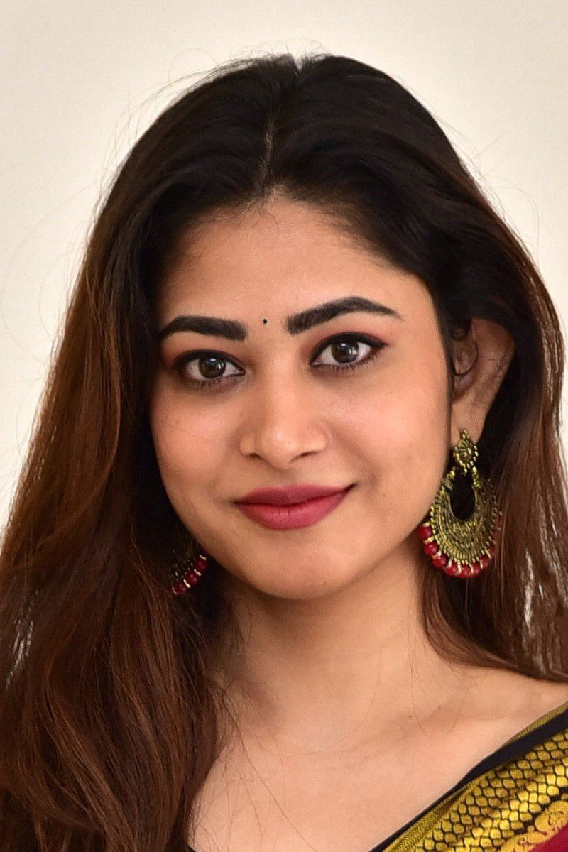 Soonuu Thakur backdrop