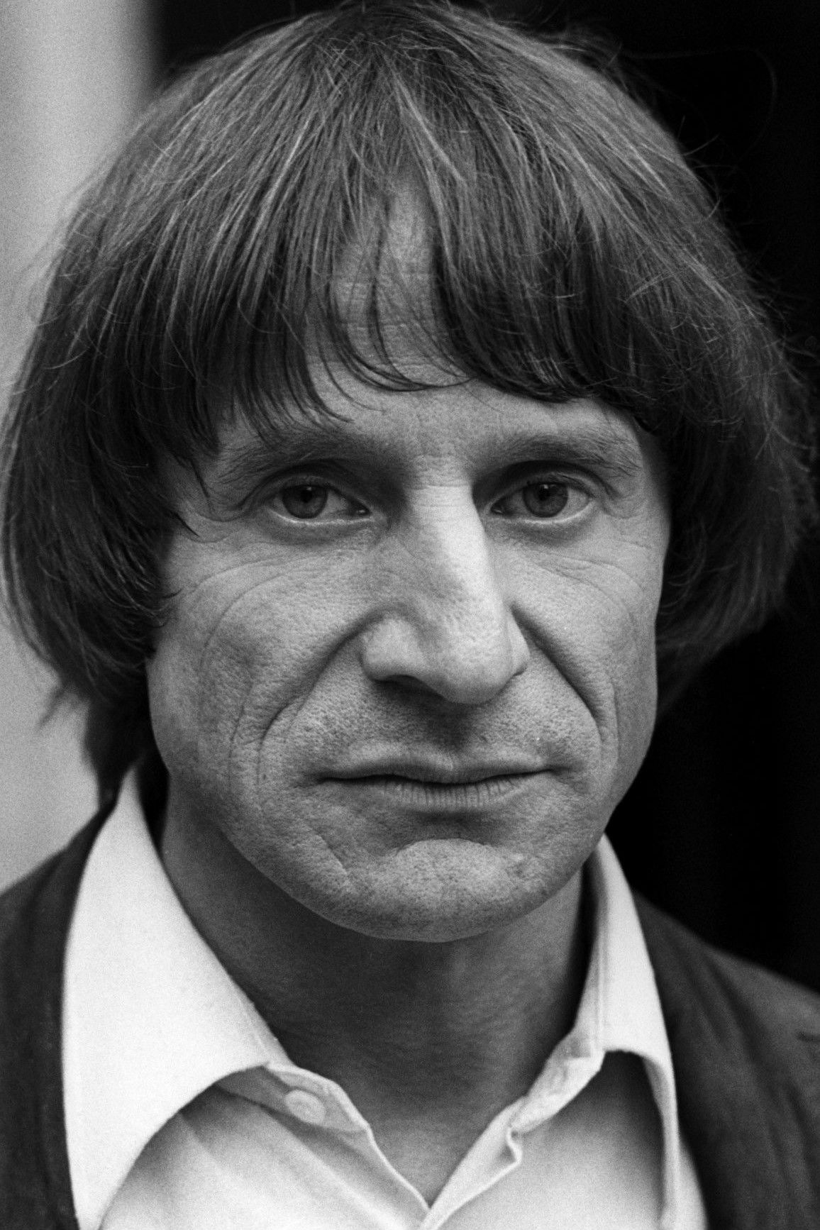 Dimitri Jakob Müller backdrop