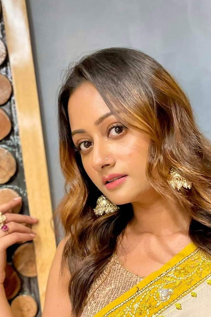 Tonni Laha Roy backdrop