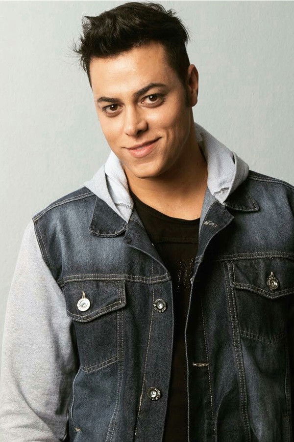 Rodrigo Teaser backdrop