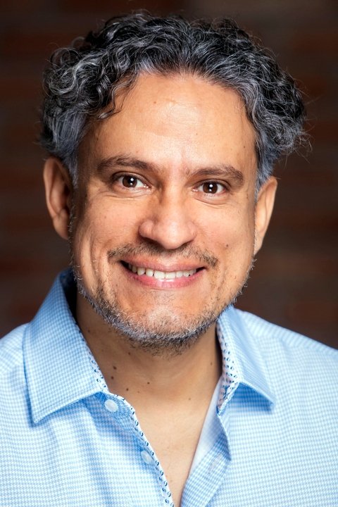 Luis del Valle backdrop