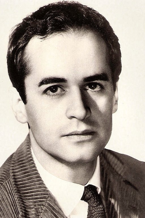 Giani Esposito backdrop